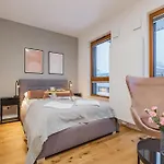 Shortstaypoland Zdziechowskiego Apartman *