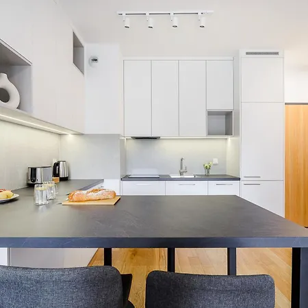 Shortstaypoland Zdziechowskiego شقة وارسو