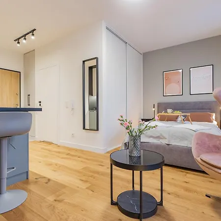 Shortstaypoland Zdziechowskiego